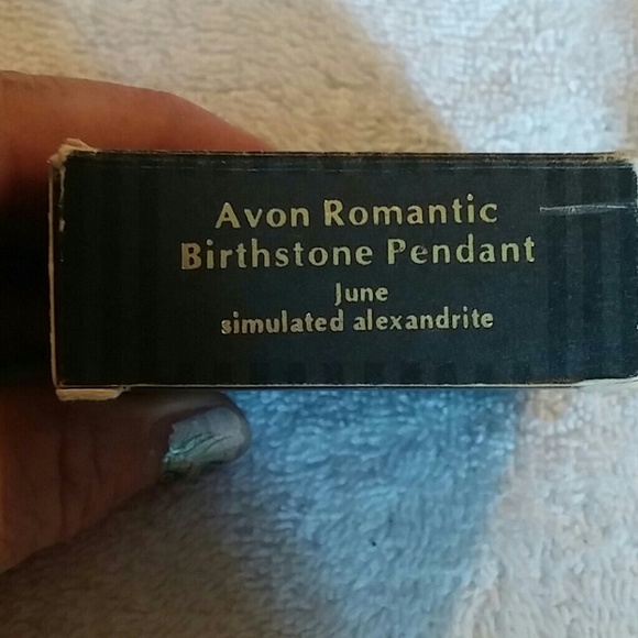 Avon Romantic Birthstone Pendant june - Picture 6 of 6